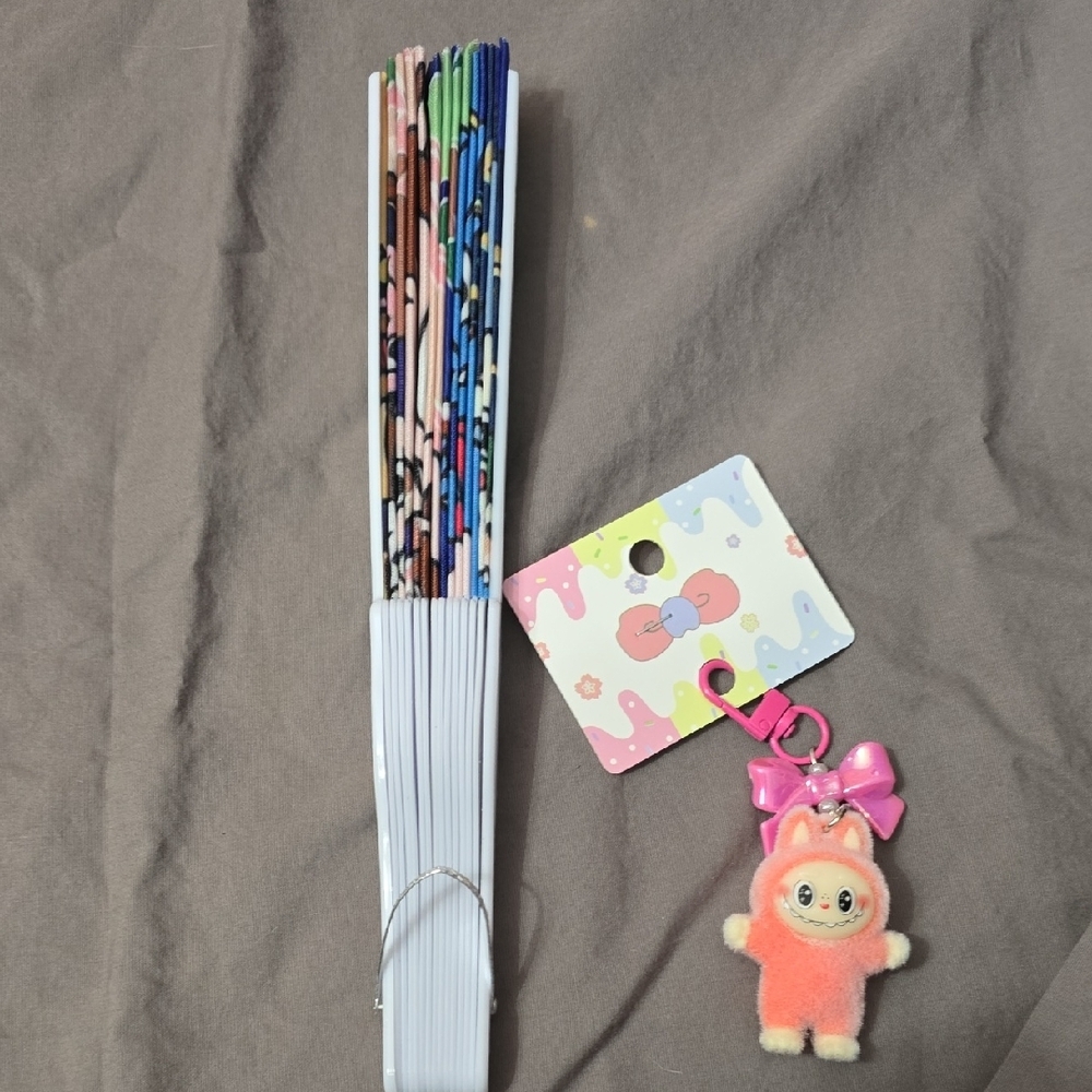 Labubu Hand With Keychain - Picture 3 of 4